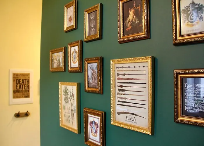 Zauberhafte Mit Hogwarts-feeling Und Terrasse * Duisburg